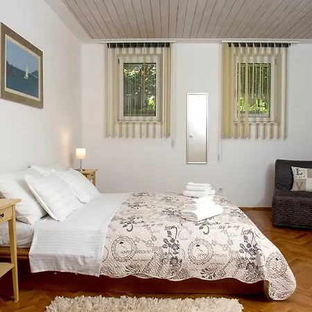 Petra Apartman *